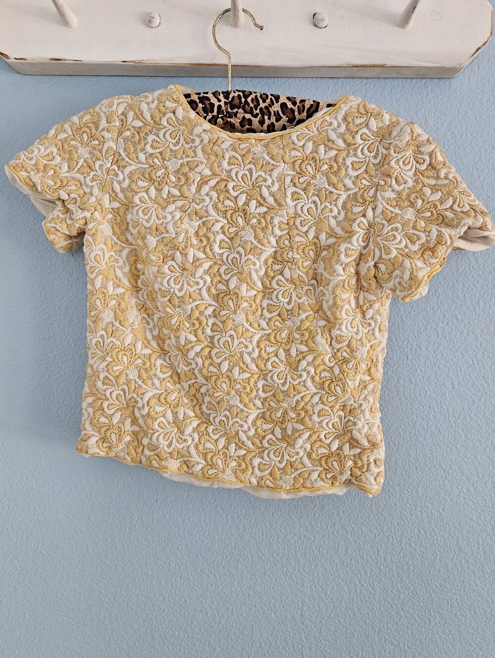 Vintage Embroidered Floral Crop Top in Yellow and White